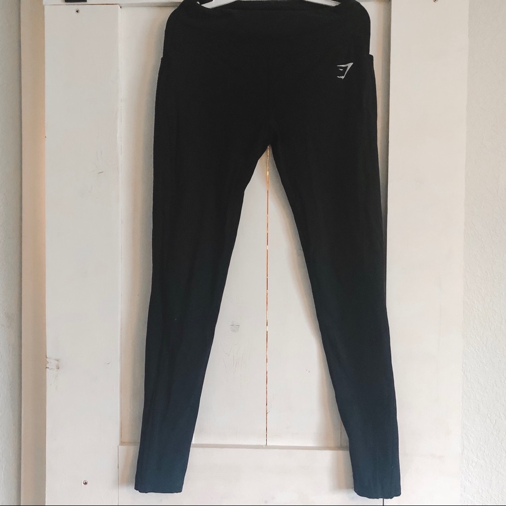 Gym shark leggings